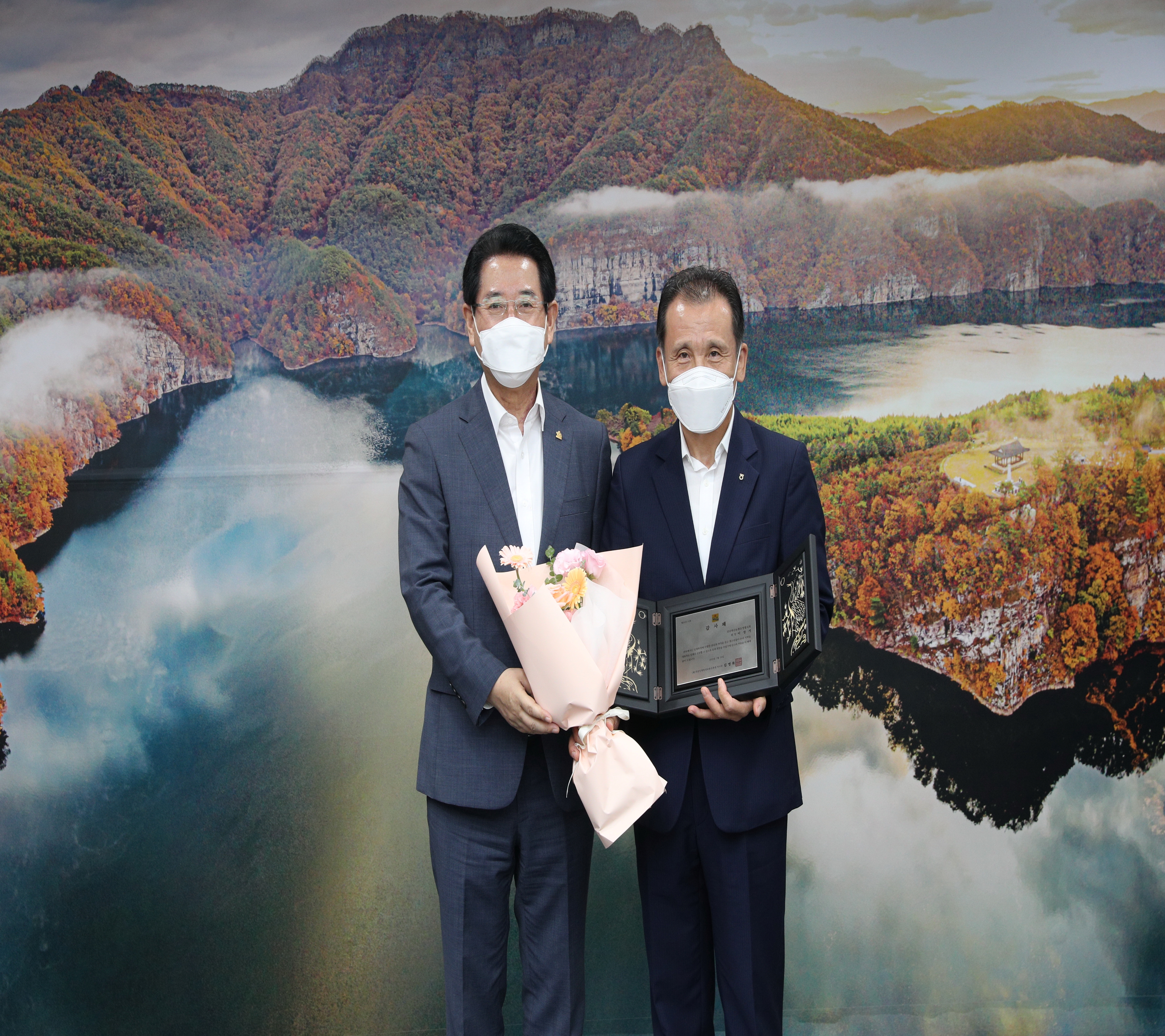 전남축산농협운영협의회 전남인재육성 장학금 기탁 2